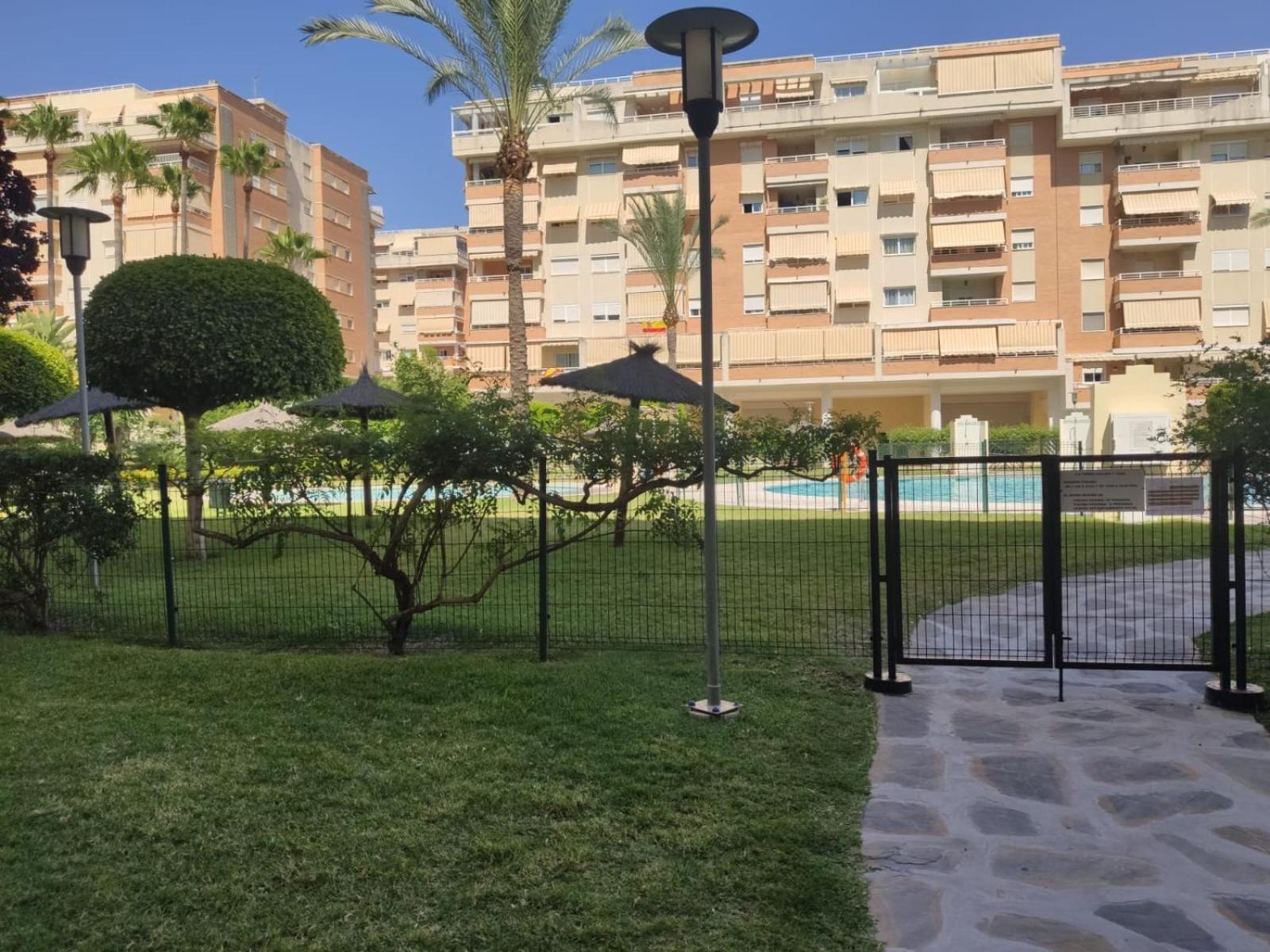 Garden Teatinos, Apartamento Con Piscina Y Ac Malaga Ngoại thất bức ảnh